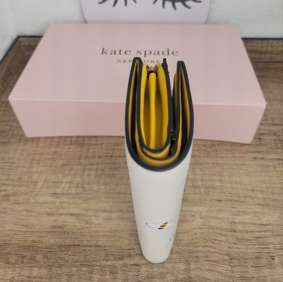 🐝Kate Spade Honey Bee Bifold Wallet Parchment NWT - Picture 15 of 16